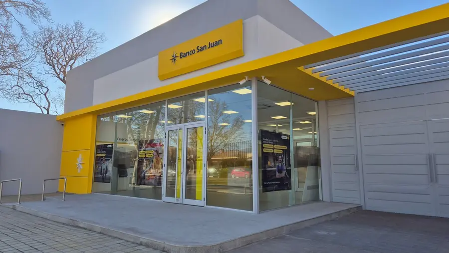 Sucursal Rivadavia de Banco San Juan, obra de Alade Construcciones